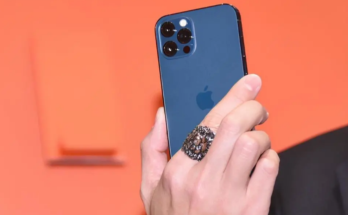 三道镇苹果手机维修分享iPhone12系列重启方法教程 
