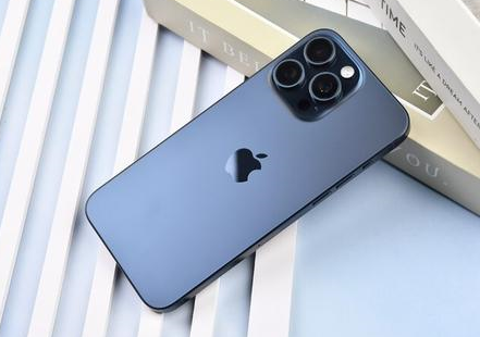 三道镇苹果维修点分享iPhone 15 Pro Max屏幕更换全新实操风险 